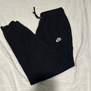 Women’s nike sweatpants, size small.